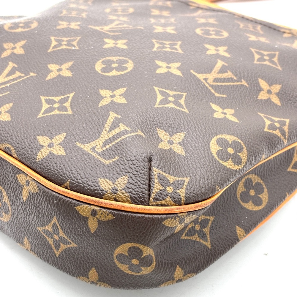 Auth. Louis Vuitton Odeon PM Monogram PVC Leather Shoulder Bag - Picture 5 of 16